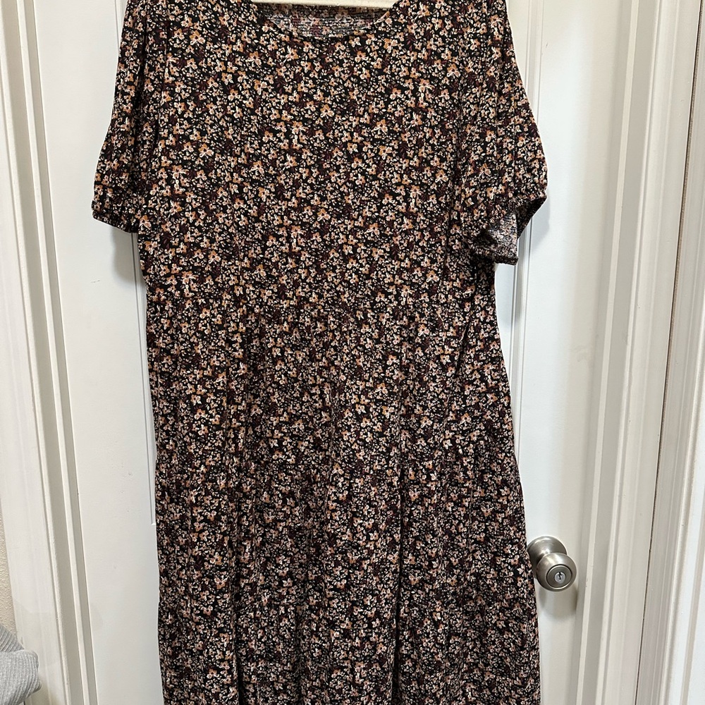 Ava & Viv Black and Pink Floral Midi Dress